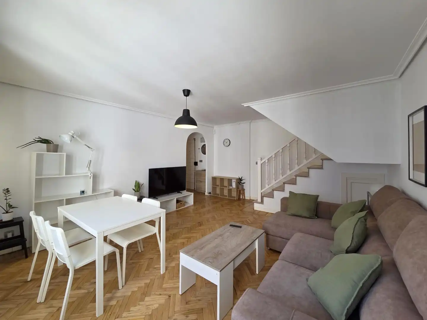Living room of Attic for rent in Santa Cruz de Bezana  with Private garden, Parquet flooring and Terrace