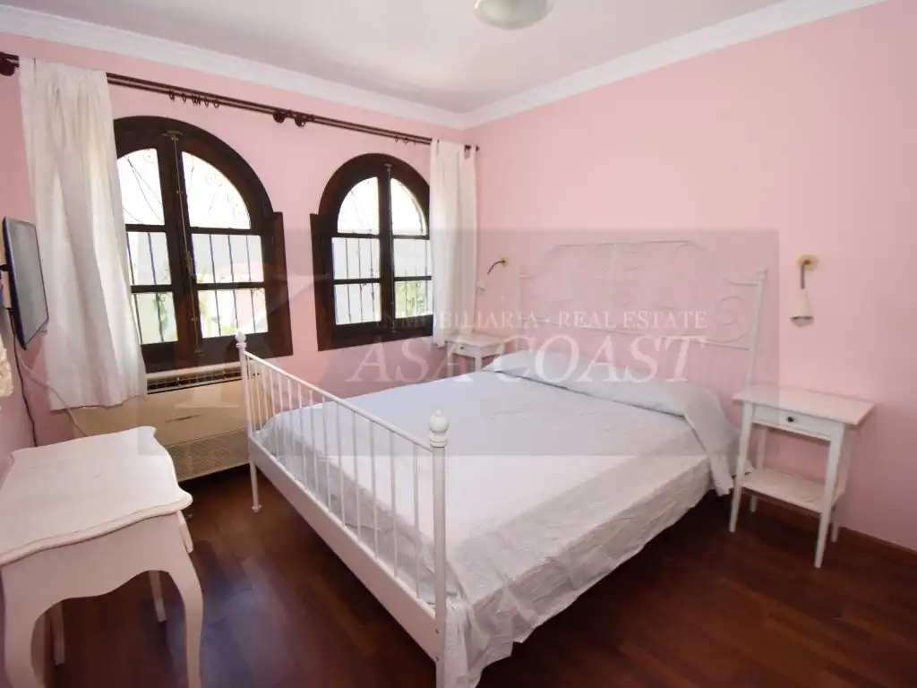 Habitación de Casa adosada en venta en Fuengirola con Aire acondicionado, Jardín privado y Terraza