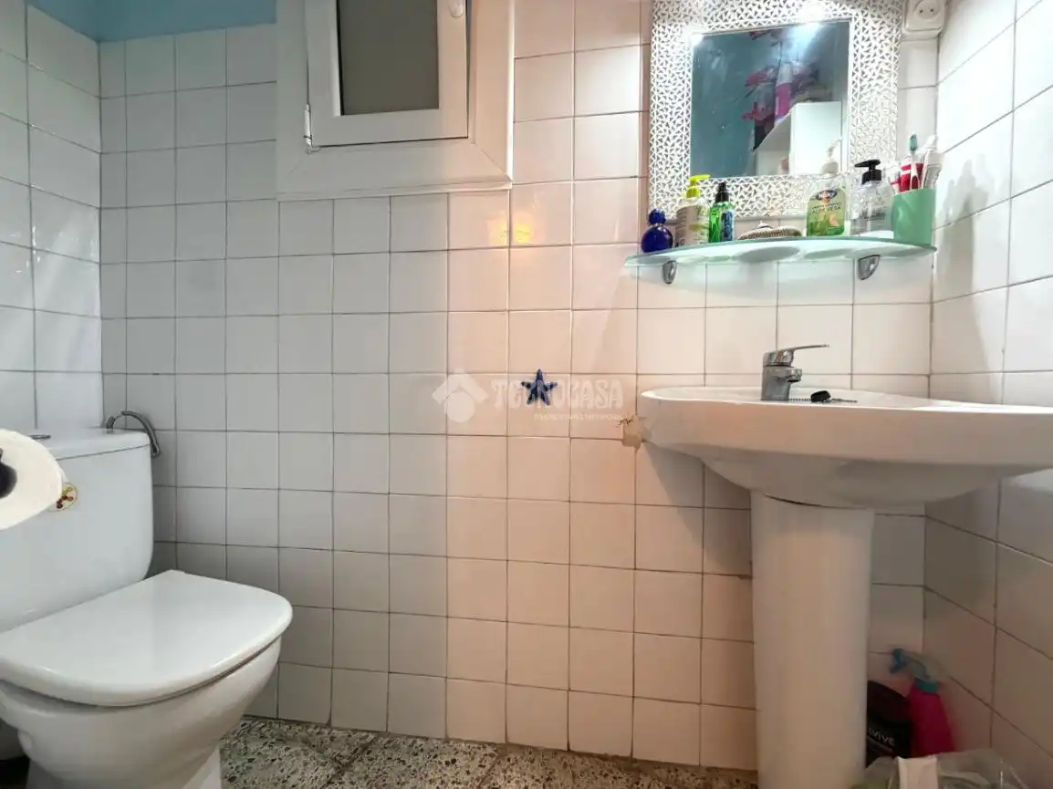 Bathroom of Flat for sale in Badalona  with Air Conditioner and Balcony