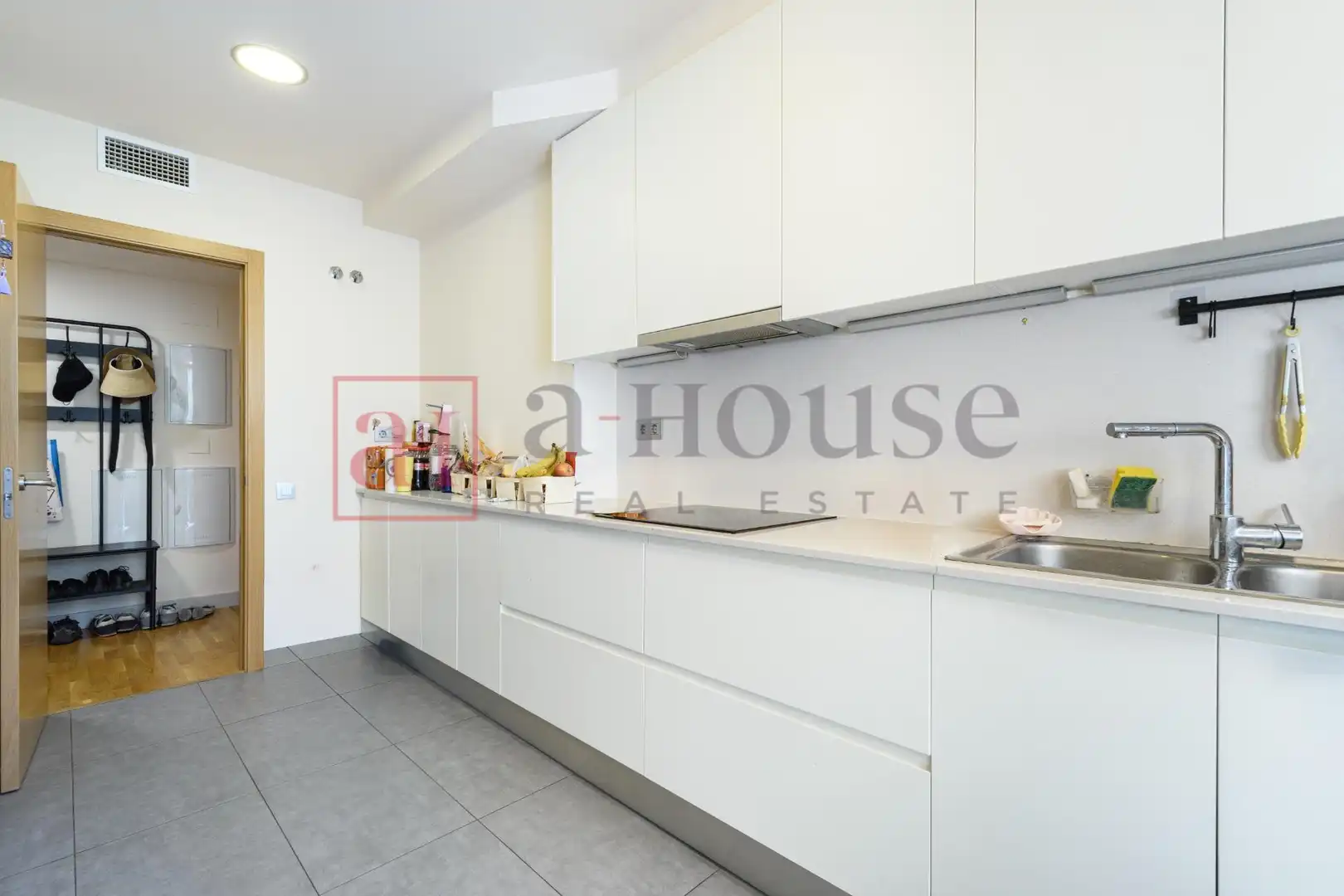 Küche von Wohnung zum Verkauf in Barcelona mit Heizung, Parkett und Terrasse