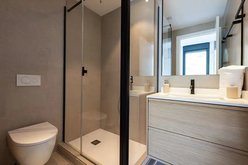 Badezimmer von Wohnungen zum Verkauf in Pollença mit Klimaanlage, Heizung und Terrasse