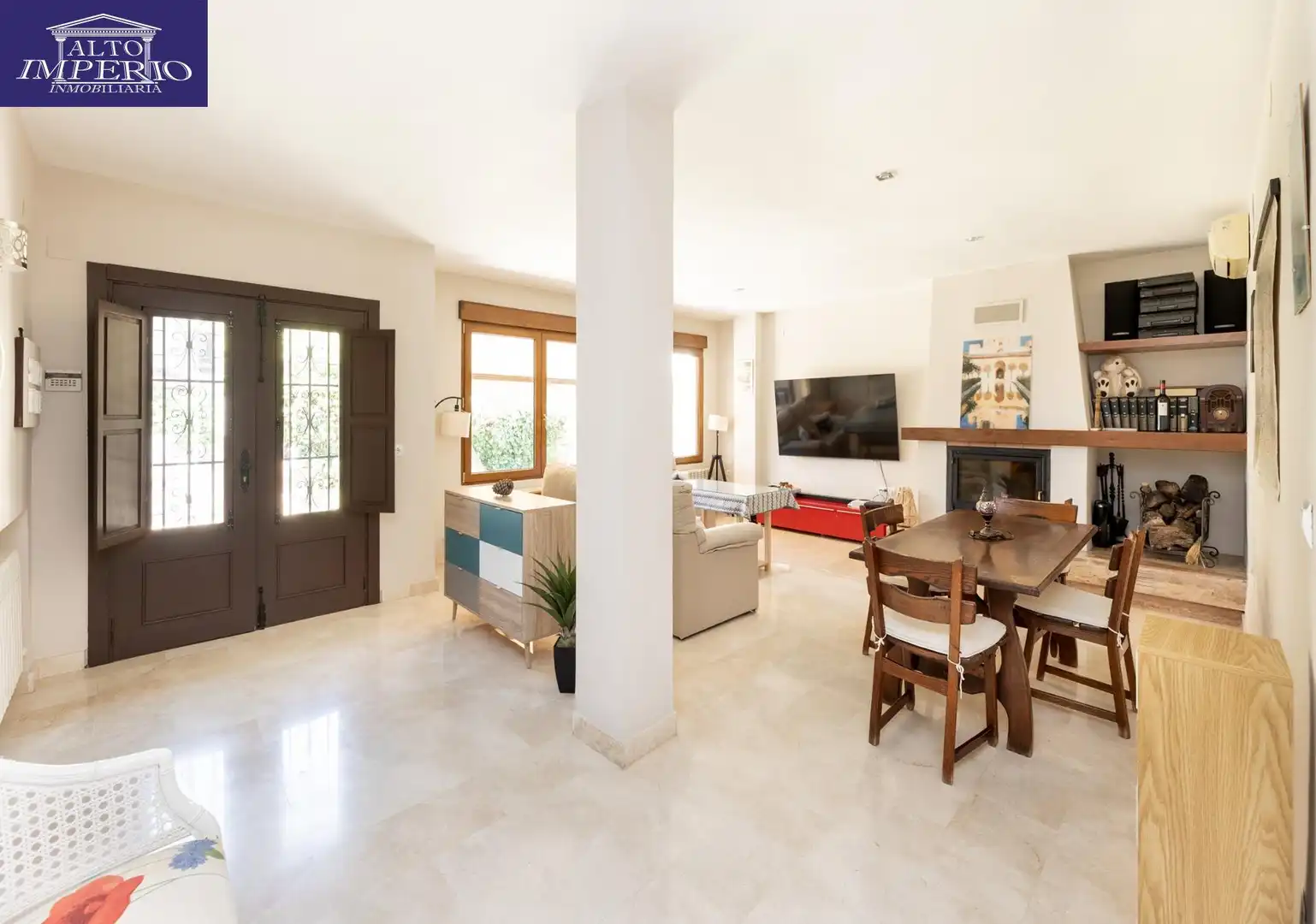 Sala d'estar de Casa o xalet en venda en Albolote amb Aire condicionat, Calefacció i Jardí privat