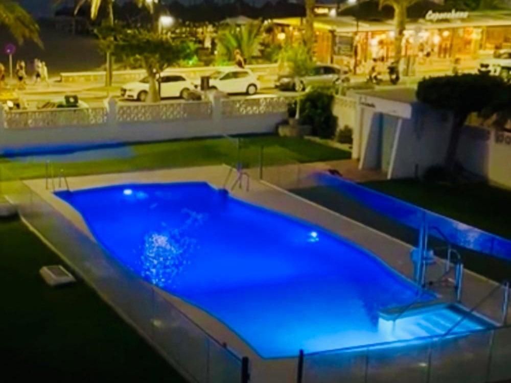 Piscina de Planta baixa en venda en Torremolinos amb Aire condicionat, Jardí privat i Terrassa