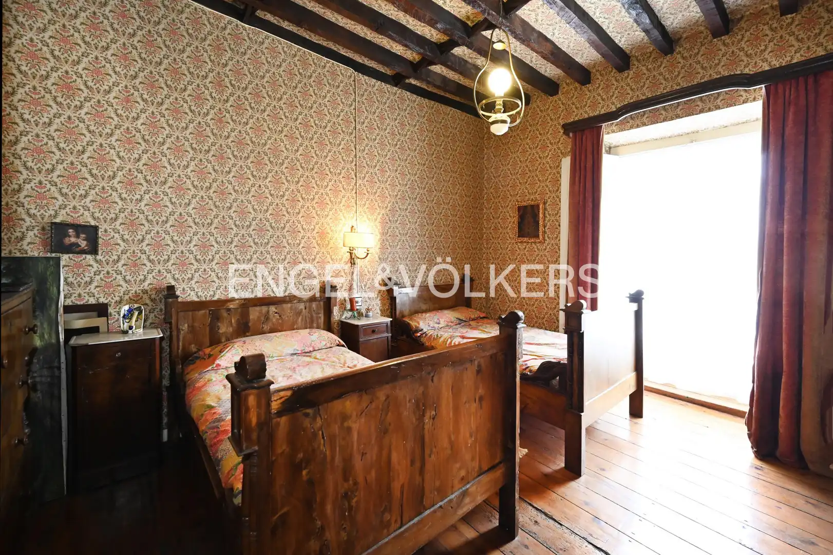 Habitación de Casa o chalet en venta en Cabezón de la Sal con Calefacción y Jardín privado