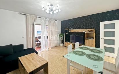 Sala d'estar de Pis en venda en Premià de Mar amb Aire condicionat, Jardí privat i Terrassa