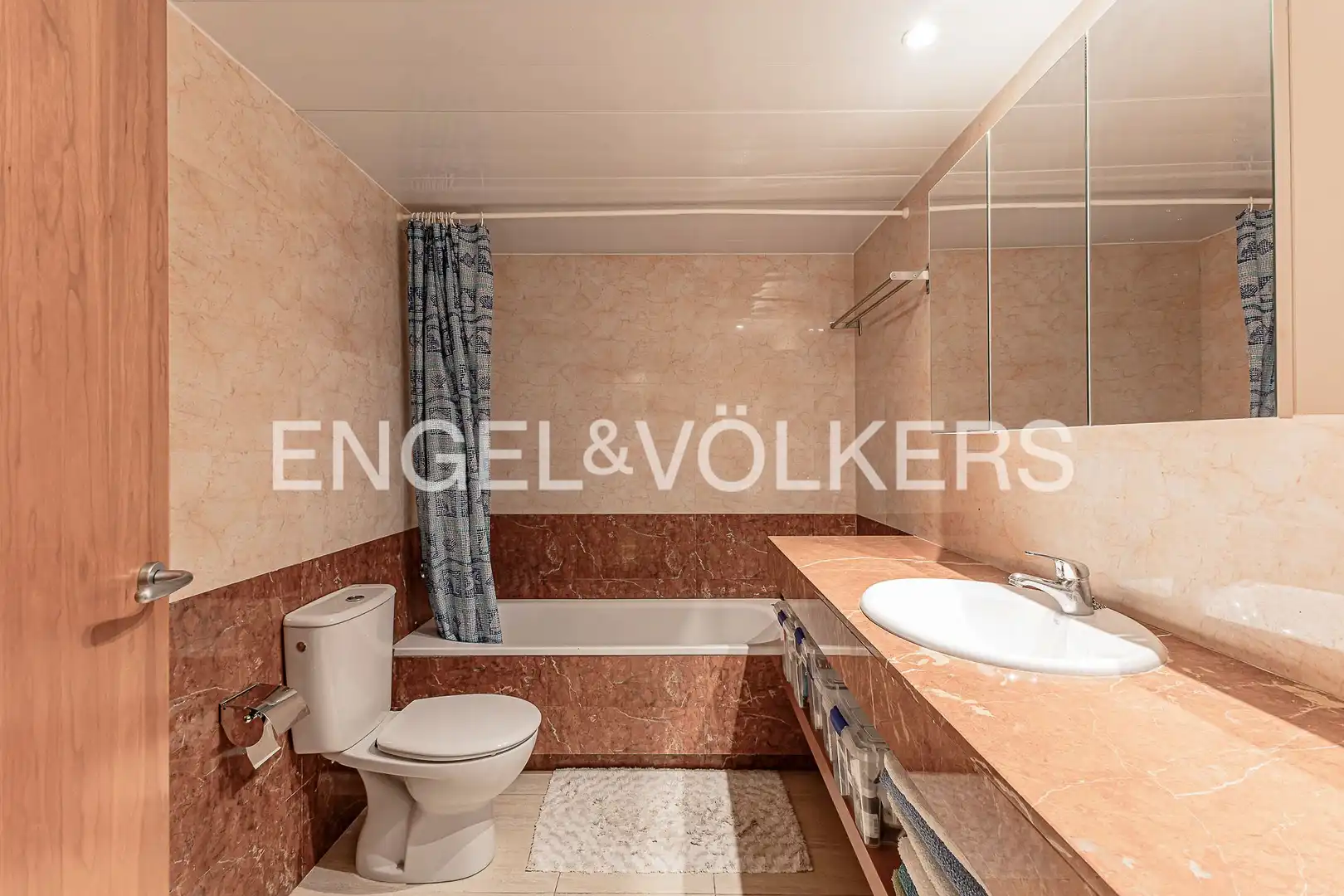 Baño de Ático en venta en Sitges con Aire acondicionado, Calefacción y Jardín privado