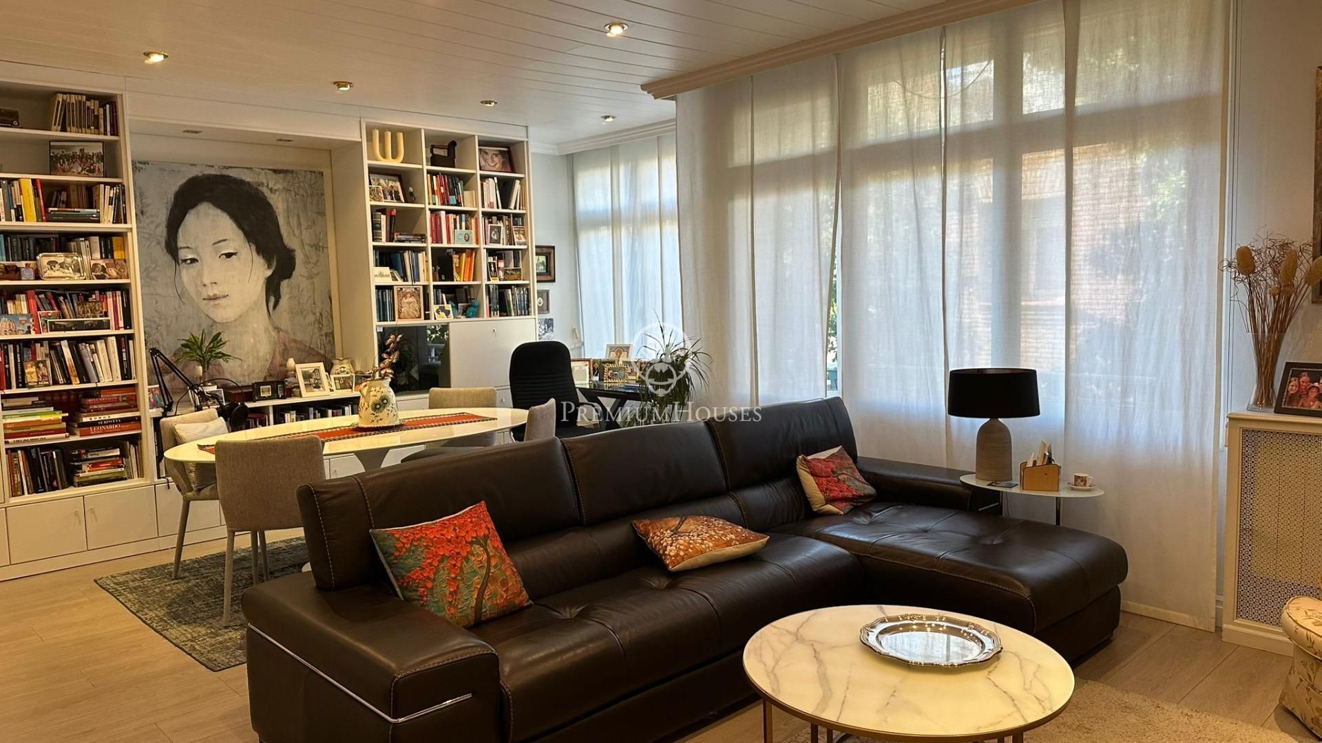 Sala d'estar de Apartament en venda en  Barcelona Capital amb Aire condicionat, Calefacció i Parquet