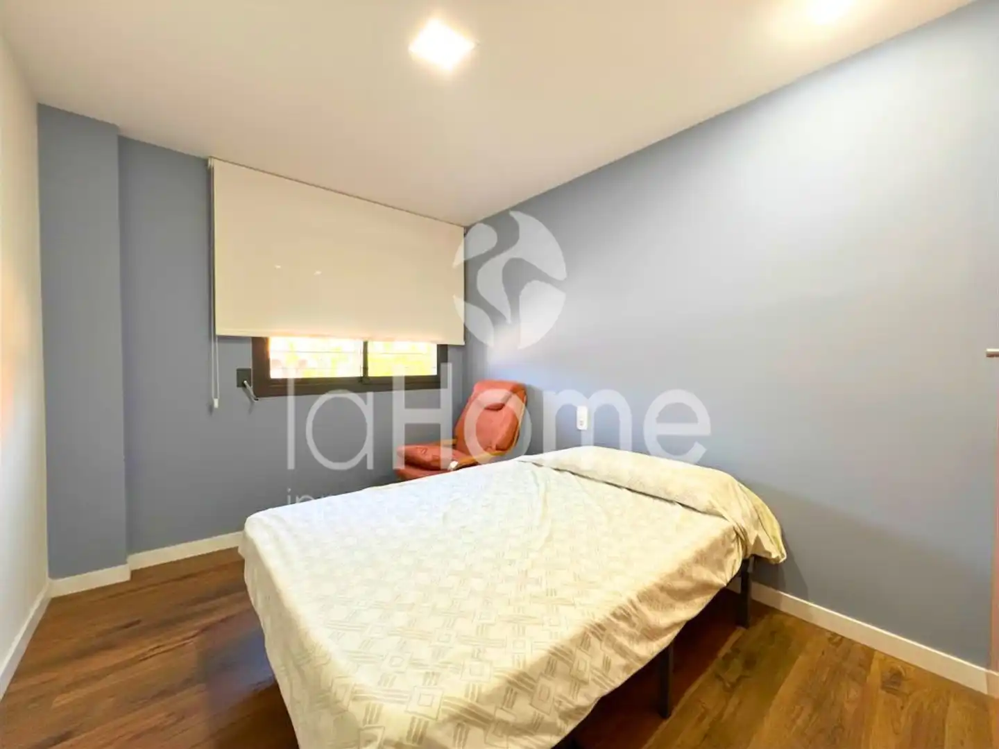 Bedroom of Houses for sale in La Pobla de Vallbona  with Air Conditioner, Parquet flooring and Terrace