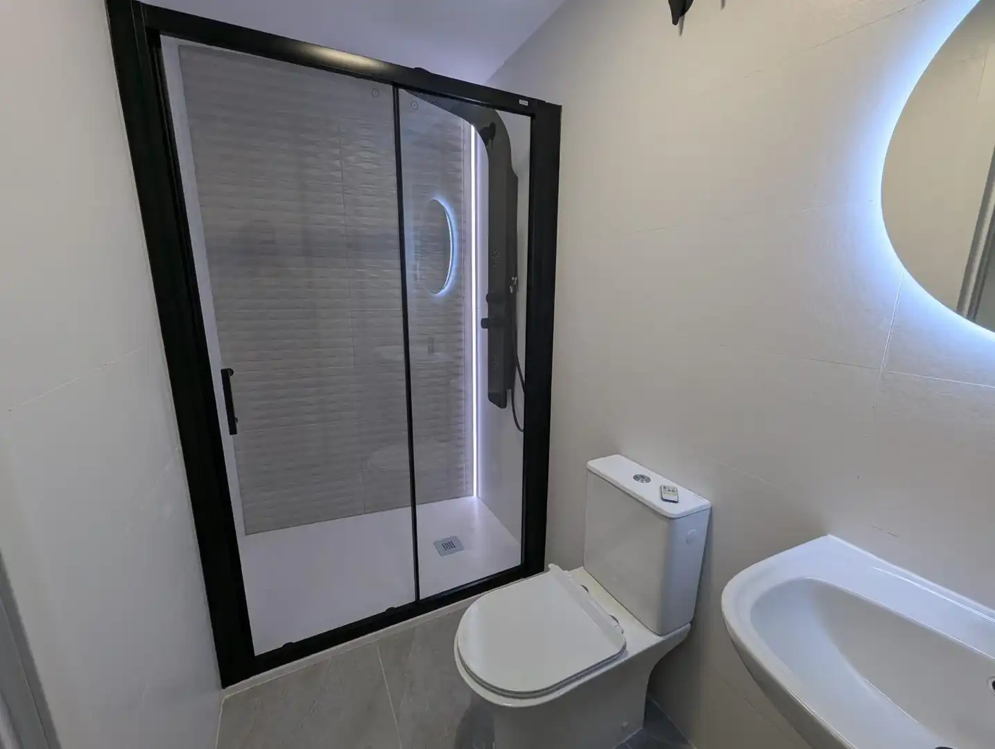 Baño de Estudio en venta en Torremolinos con Aire acondicionado y Calefacción