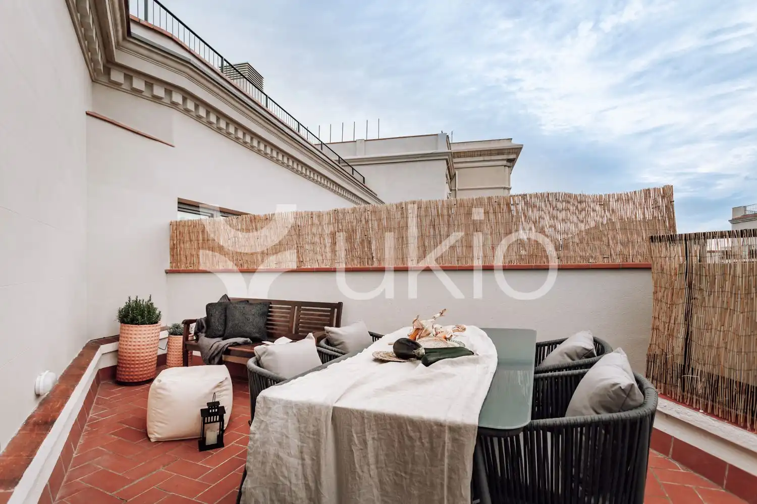 Terrassa de Apartament de lloguer en Barcelona amb Aire condicionat, Moblat i Forn