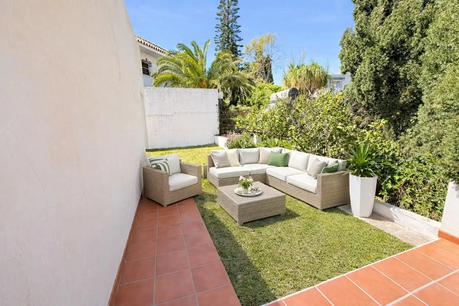 Detached house with pool for sale in Calle Jazmines de Compomijas, imagen 8