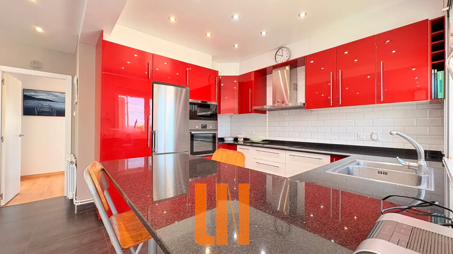 Cocina de Casa o chalet en venta en Arteixo con Calefacción, Jardín privado y Parquet
