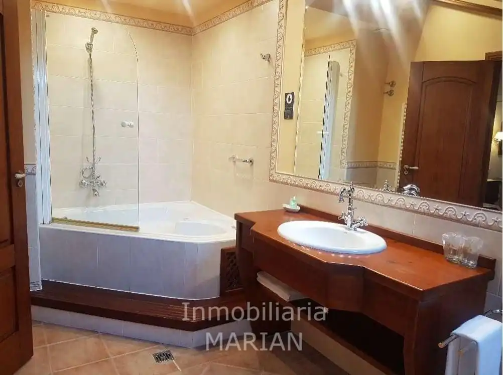 Badezimmer von Gebäude zum Verkauf in Sepúlveda