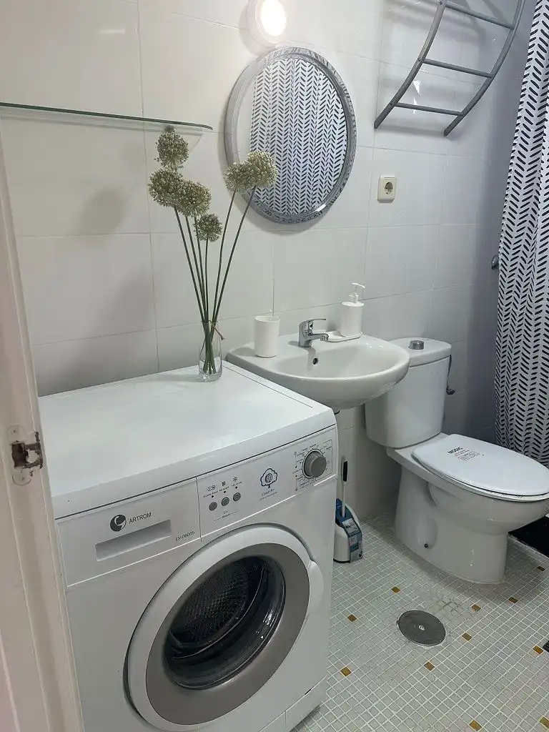 Bany de Apartament de lloguer en Villaviciosa de Odón amb Calefacció