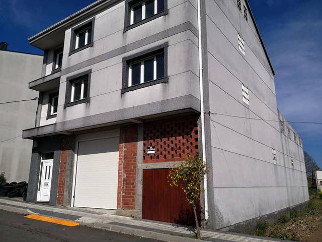 Local comercial en Alquiler en Travesía ERBECEDO en Coristanco