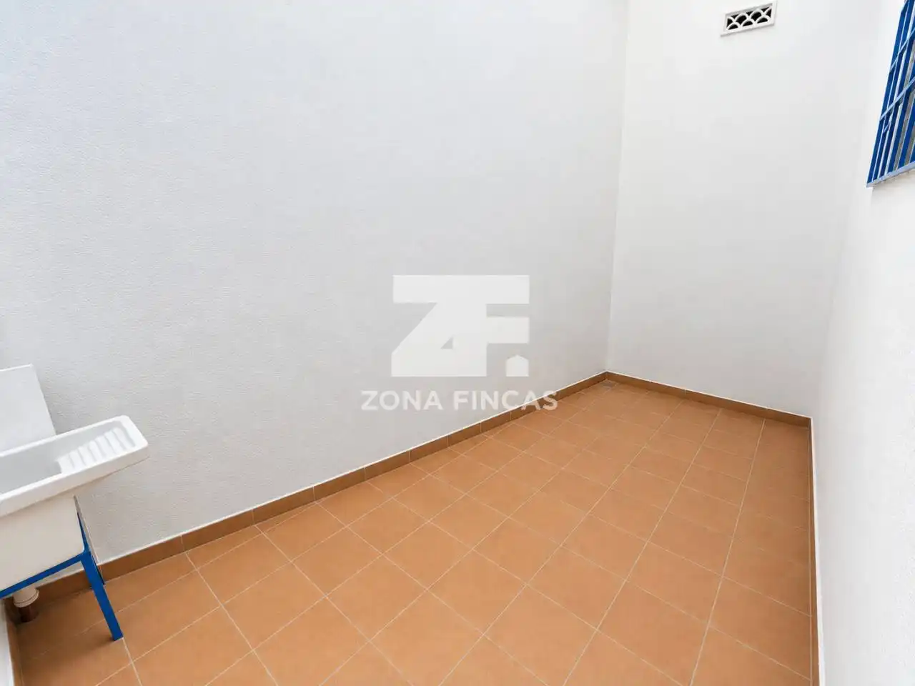 Wohnung zum Verkauf in Badalona mit Klimaanlage, Heizung und Terrasse