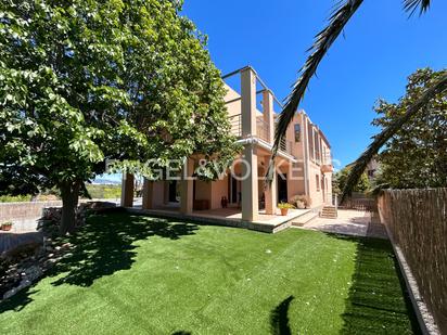 Vista exterior de Casa o xalet en venda en Valls amb Aire condicionat, Terrassa i Piscina