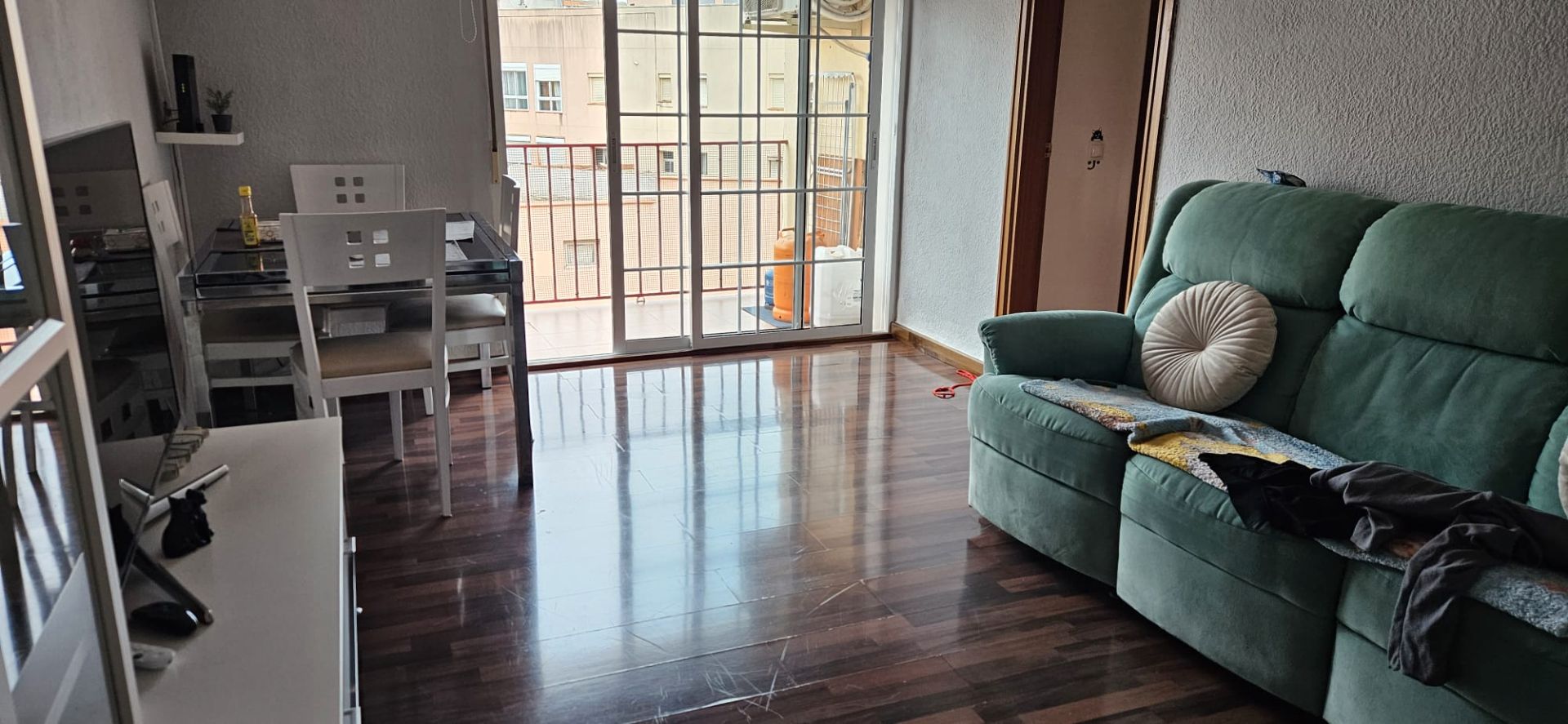 Living room of Flat for sale in  Tarragona Capital  with Air Conditioner, Parquet flooring and Furnished