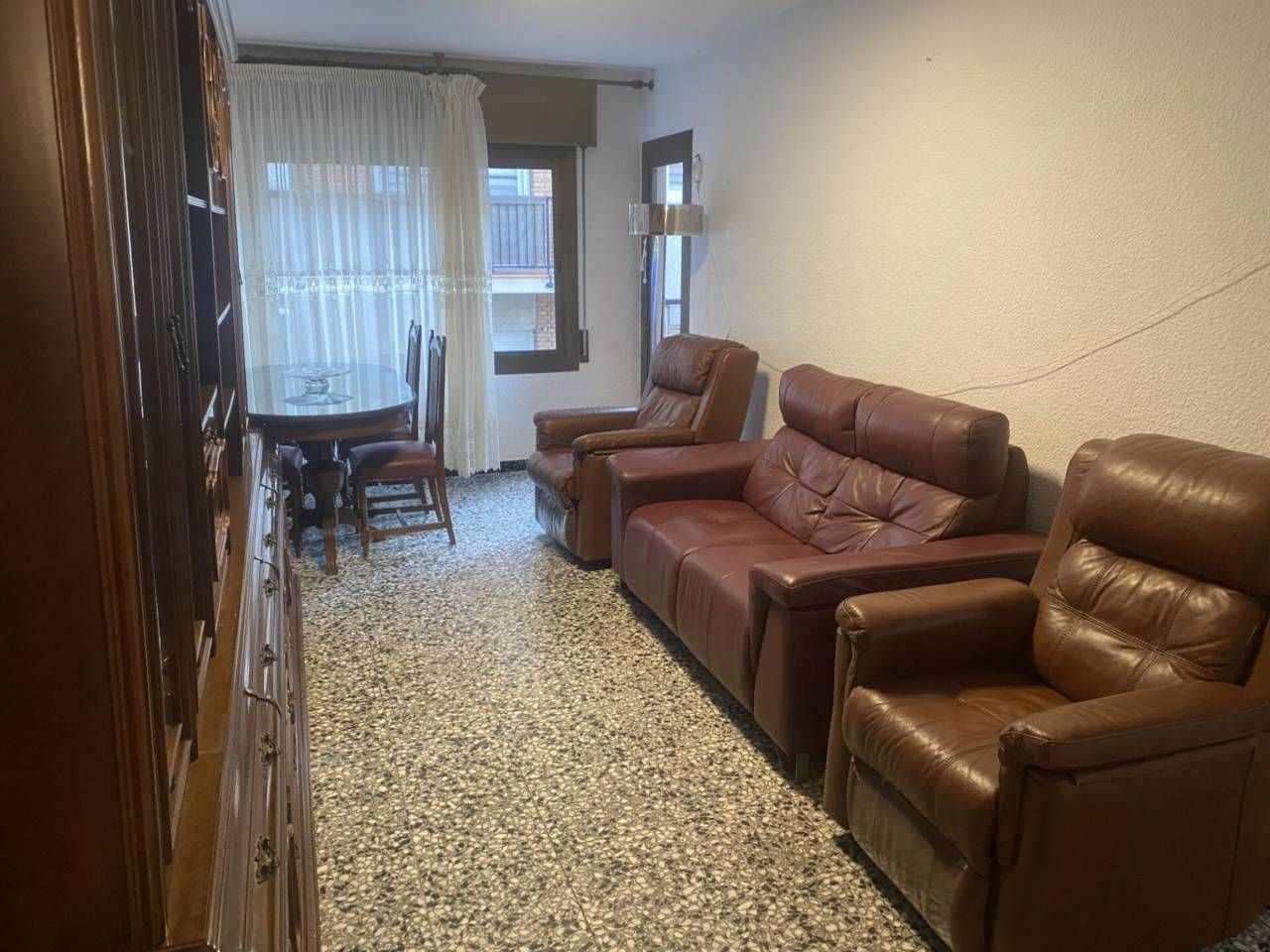 Sala d'estar de Pis en venda en Cornellà de Llobregat amb Balcó