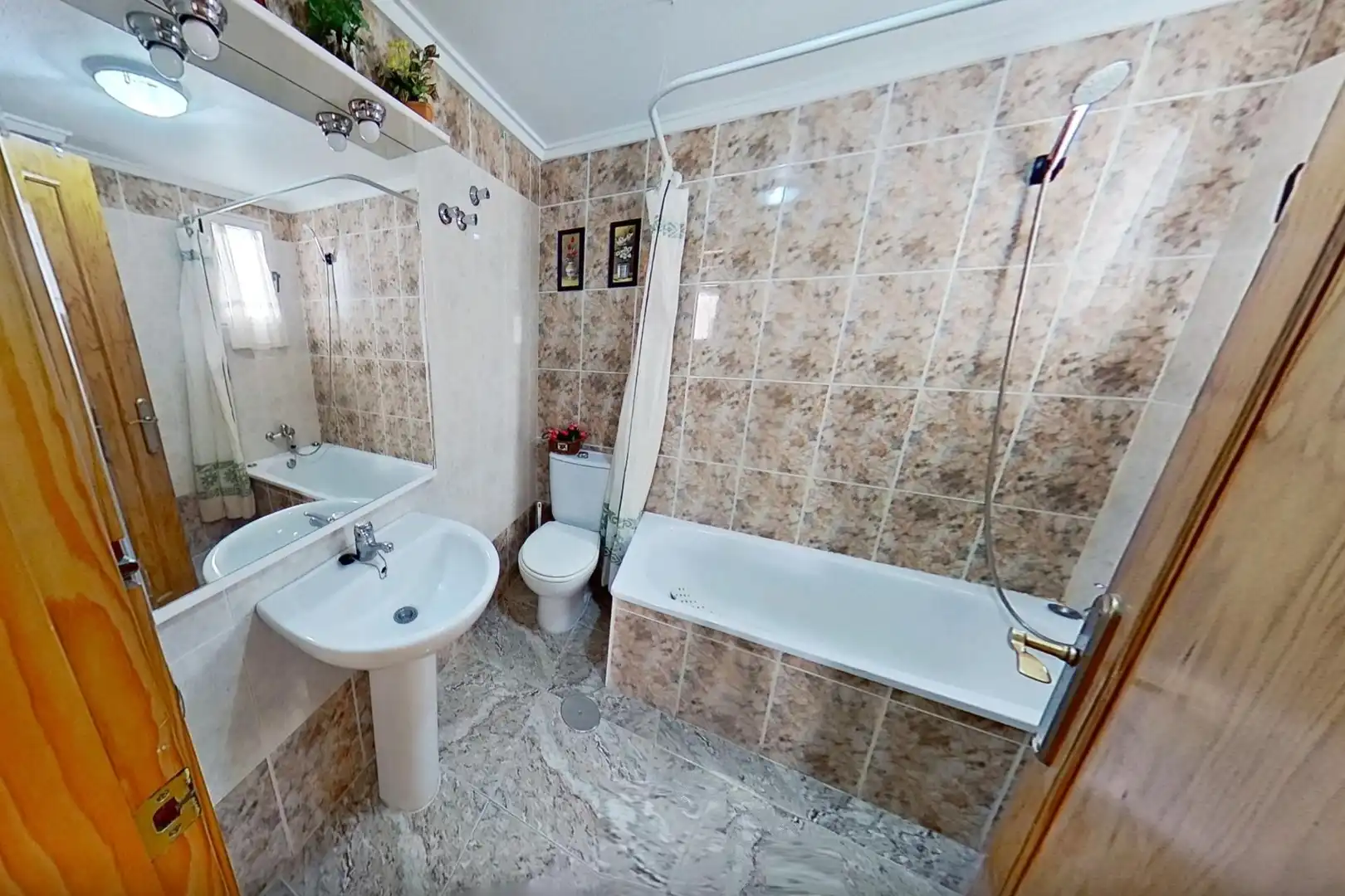 Apartamento con terraza en venta en Avenida Av. de Pinoso 12, imagen 11