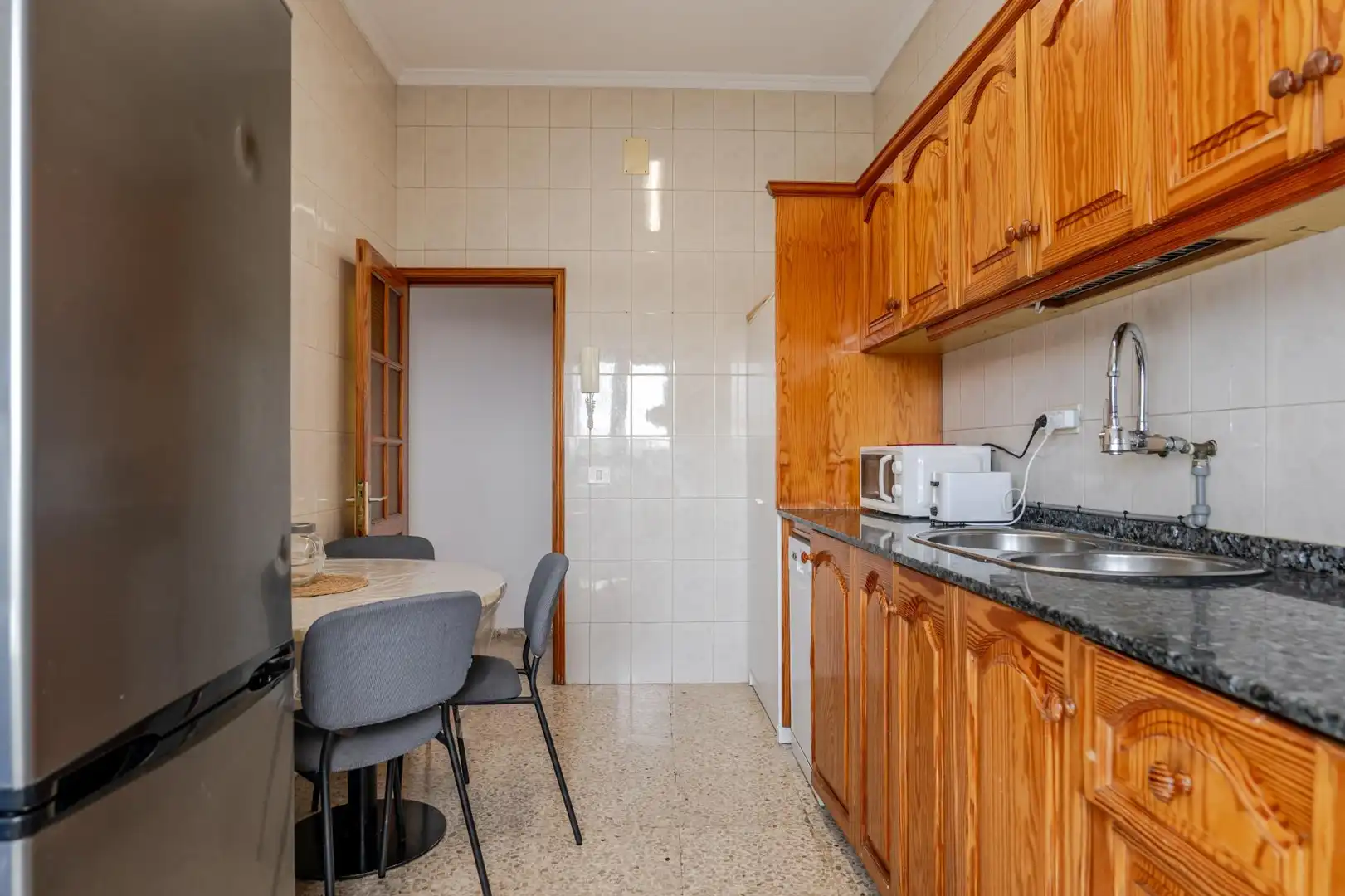 Küche von Einfamilien-Reihenhaus zum Verkauf in Las Palmas de Gran Canaria mit Terrasse und Abstellraum