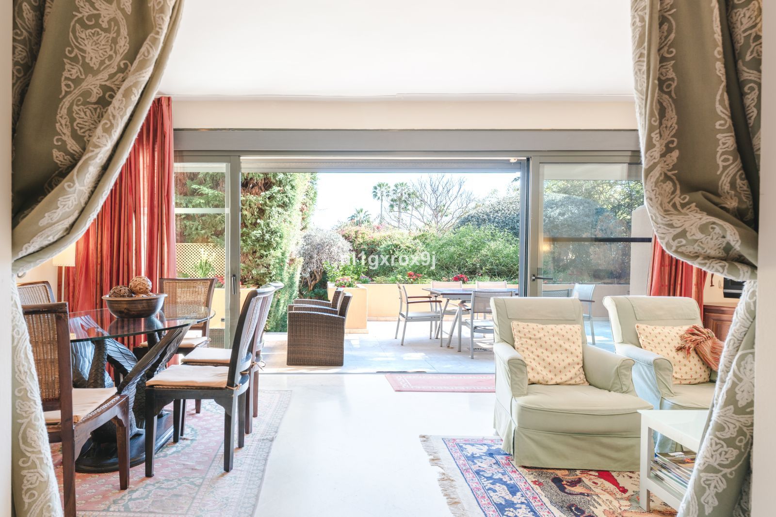 Jardí de Apartament en venda en Marbella amb Traster, Moblat i Piscina comunitària