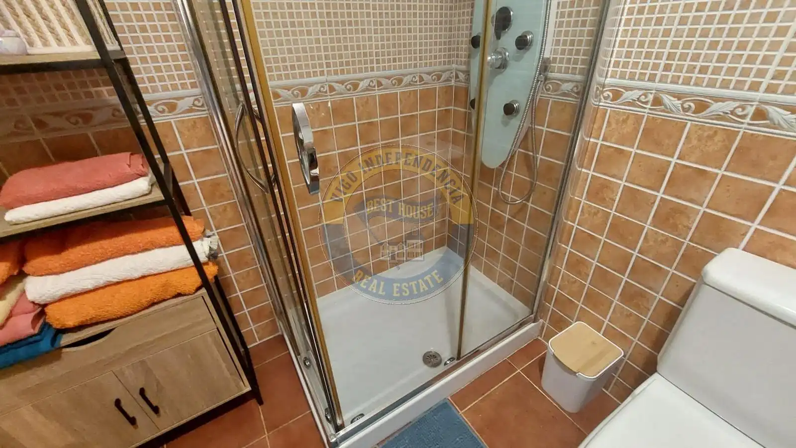 Baño de Ático en venta en Vigo  con Calefacción, Parquet y Terraza
