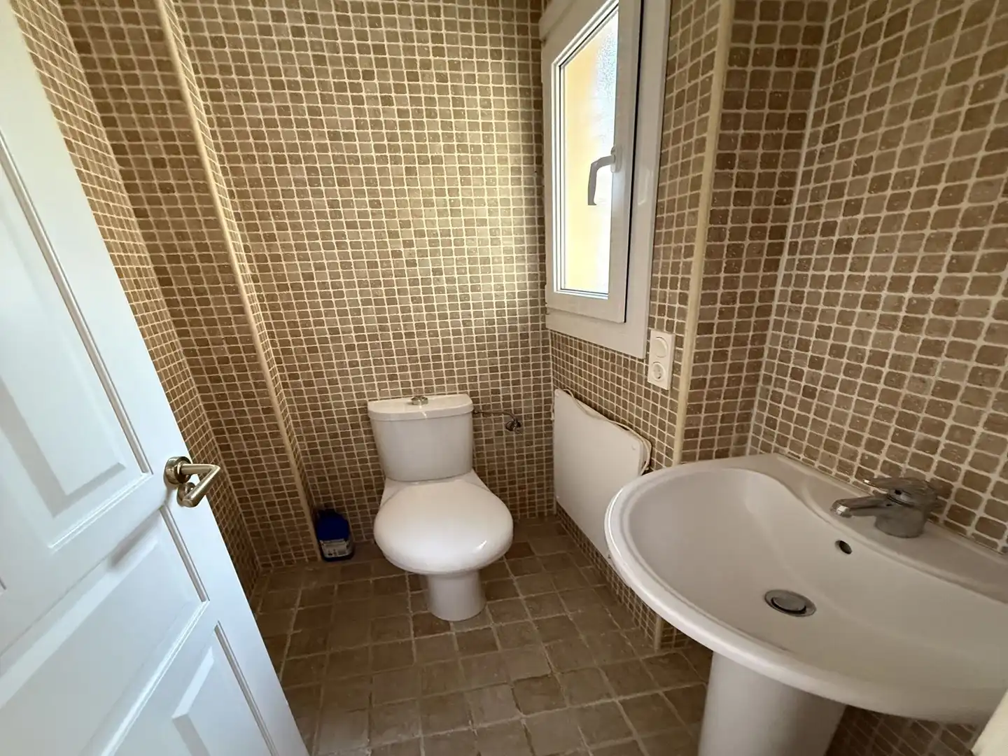 Bathroom of Detached homes for sale in Alhaurín El Grande  with Air Conditioner, Swimming Pool and Community pool