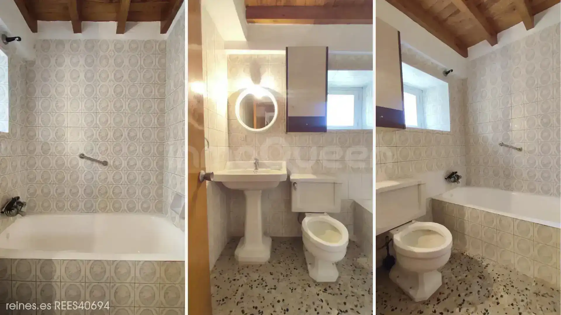 Bathroom of Houses for sale in Cabrales  with Terrace and Furnished