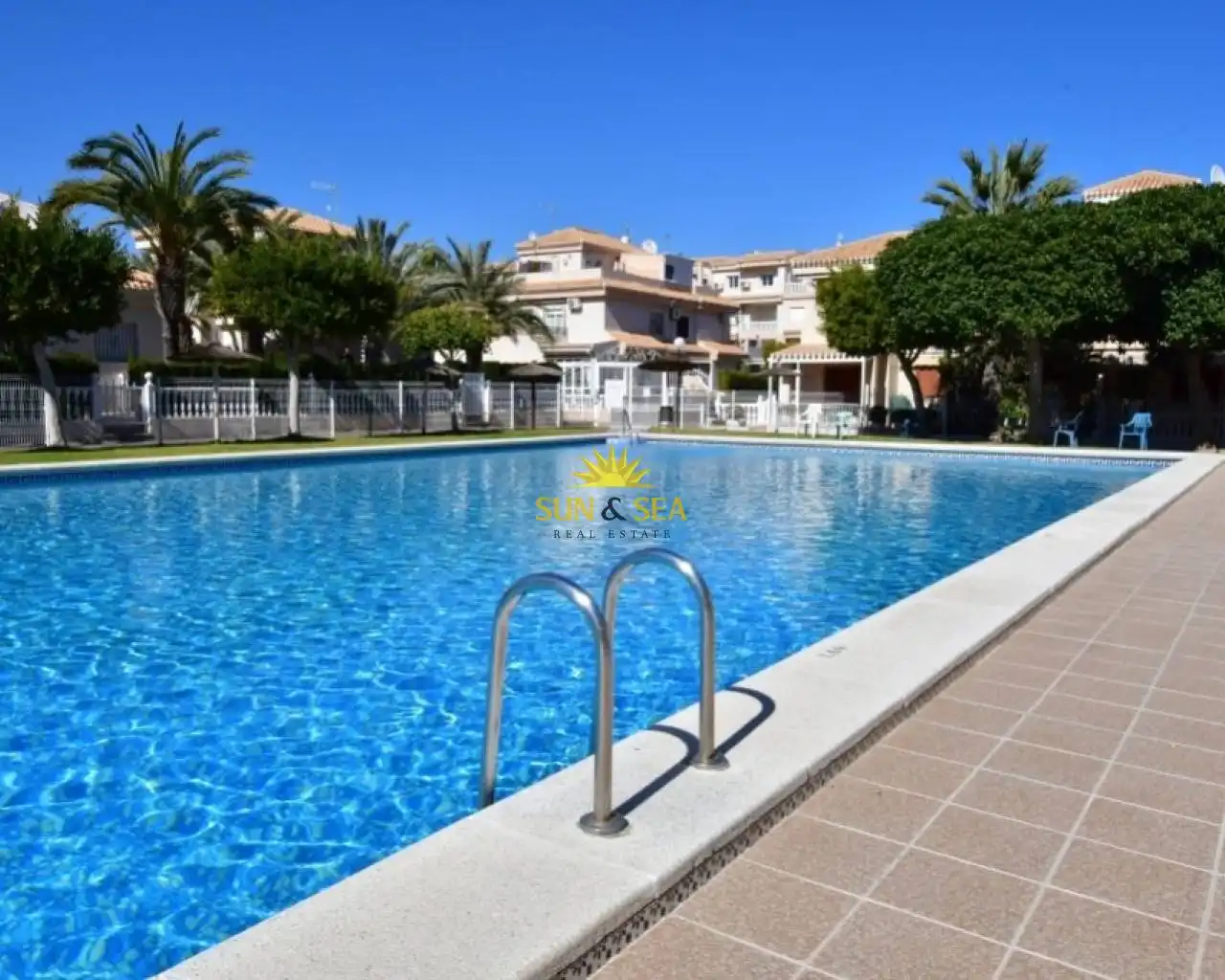 Piscina de Casa o xalet de lloguer en Orihuela amb Aire condicionat, Calefacció i Terrassa