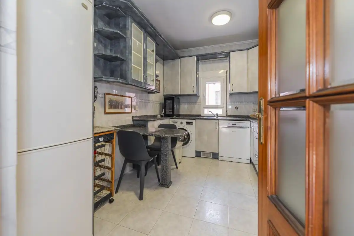 Cocina de Piso en venta en Madrid con Calefacción, Terraza y Balcón