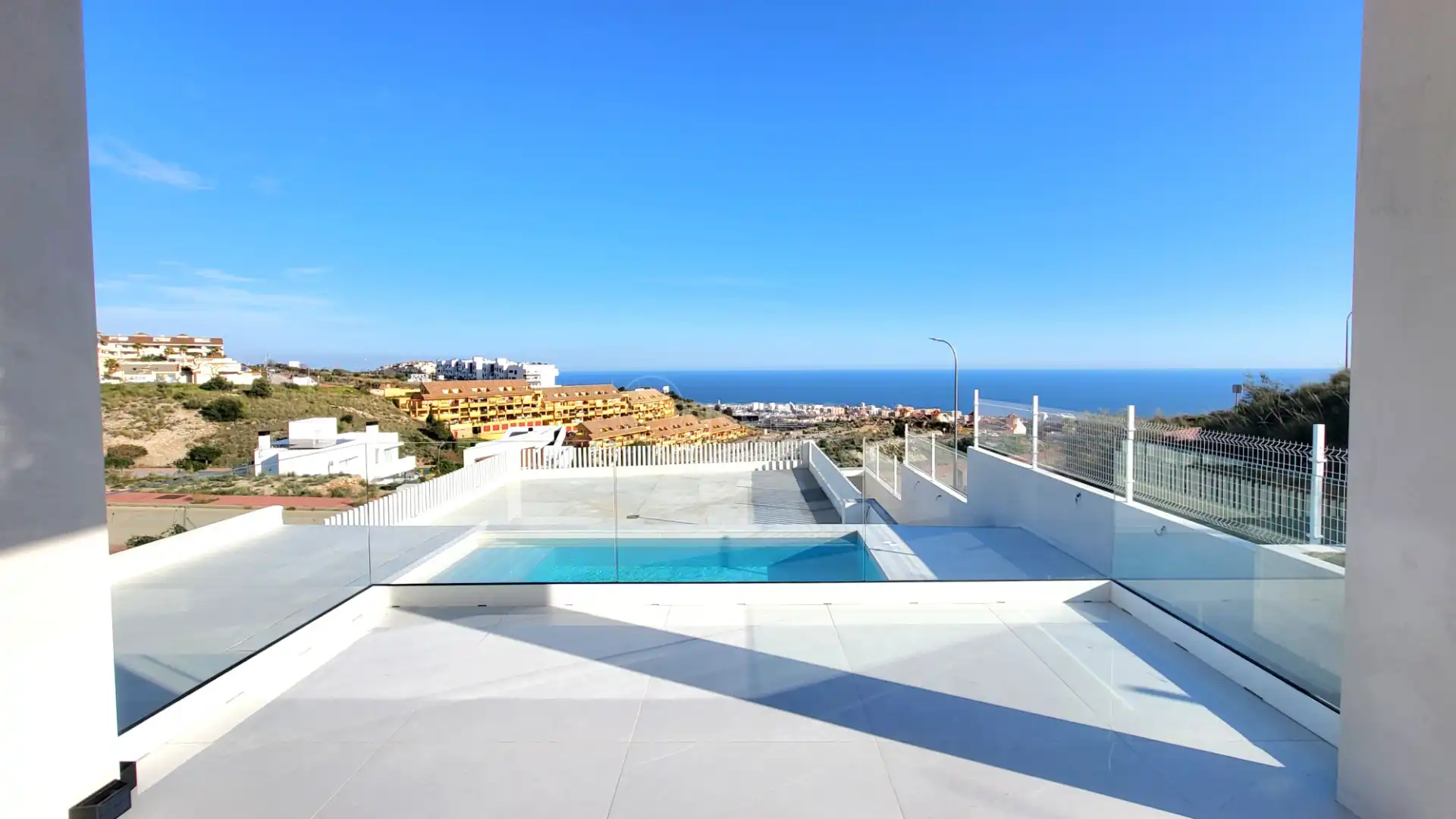 Piscina de Casa o chalet en venta en Benalmádena con Aire acondicionado, Calefacción y Jardín privado