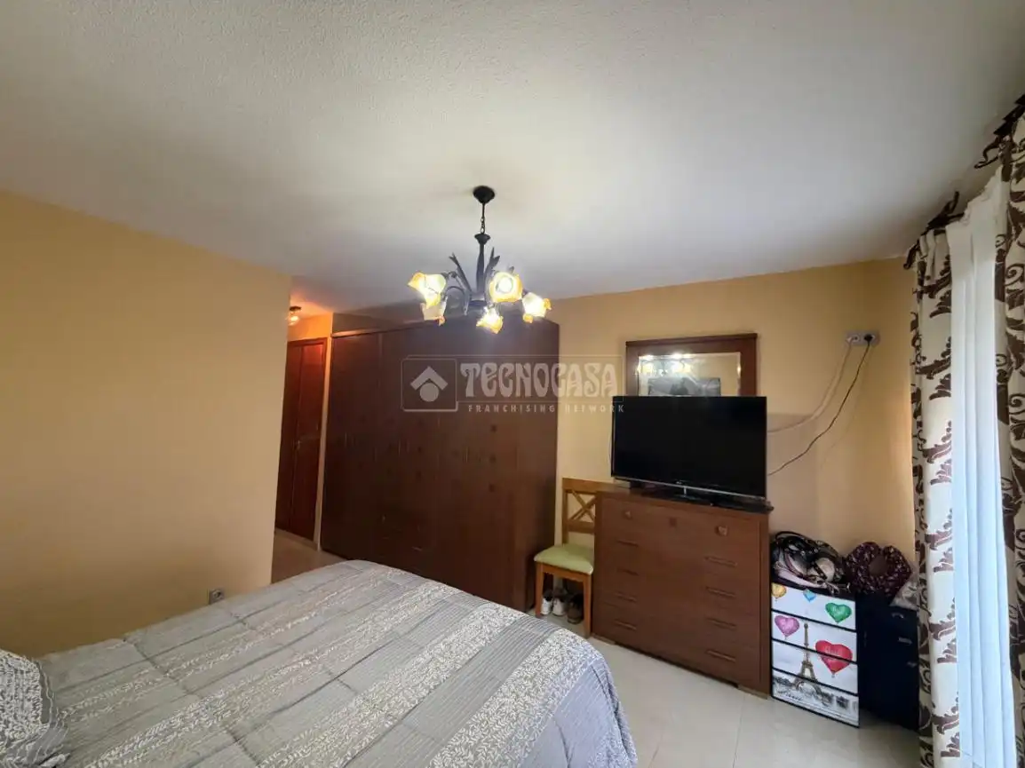Dormitori de Casa adosada en venda en Mengíbar amb Aire condicionat i Calefacció