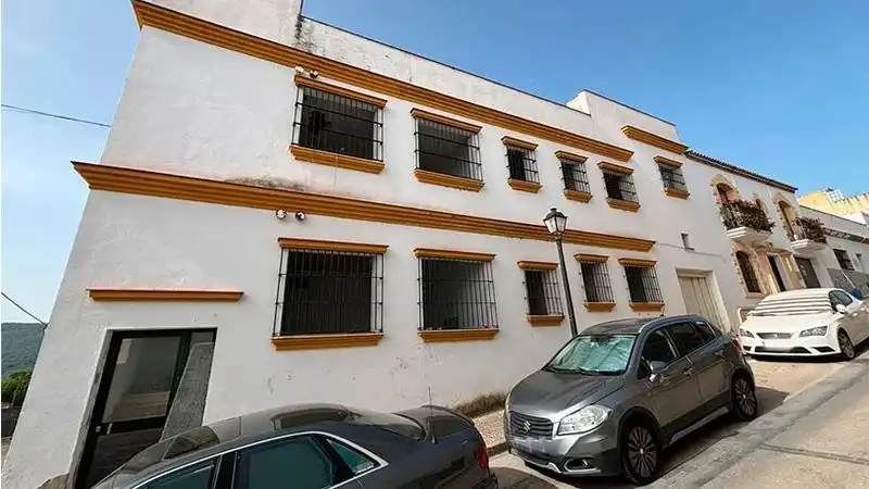 Gebäude zum Verkauf in Bornos
