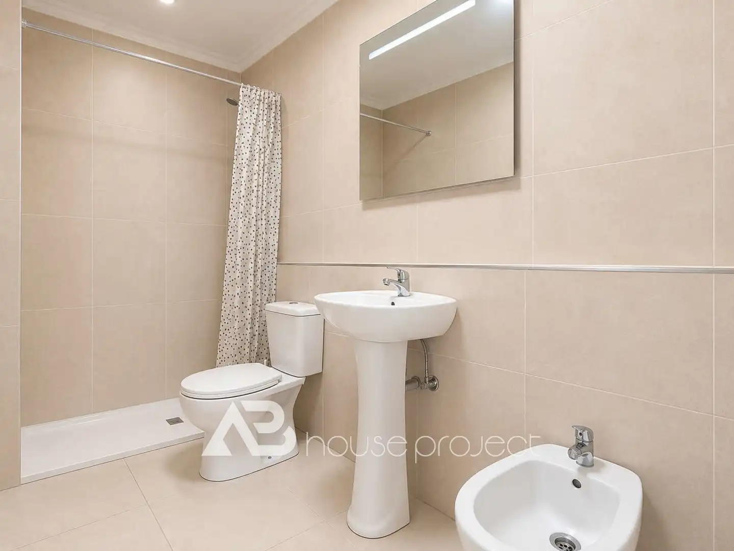 Bany de Casa o xalet en venda en Adeje amb Aire condicionat, Jardí privat i Terrassa
