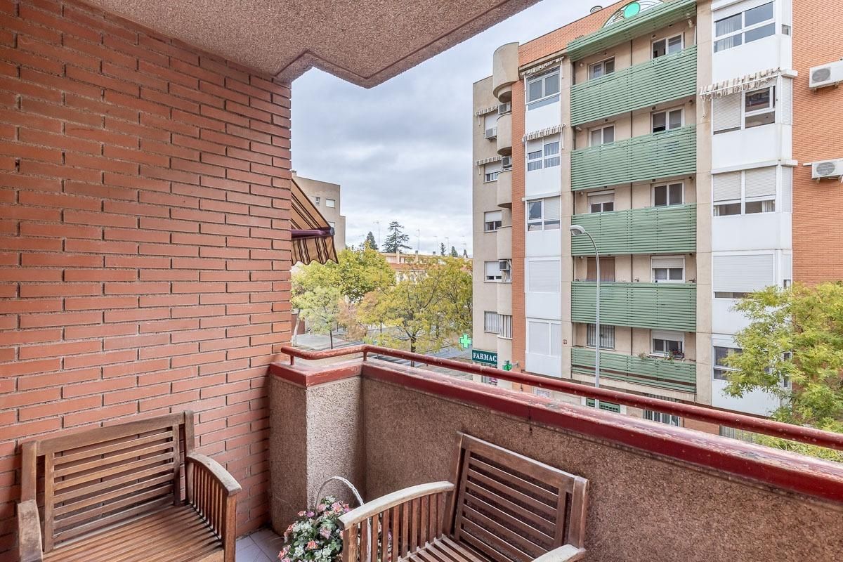 Terrassa de Pis en venda en  Granada Capital amb Aire condicionat, Calefacció i Terrassa