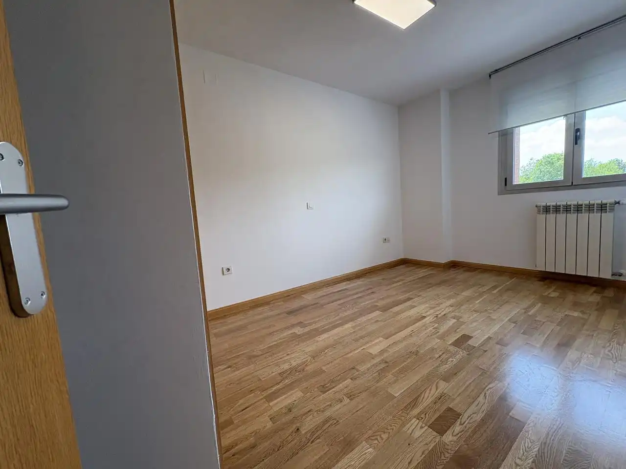 Habitación de Piso en venta en Madrid con Calefacción, Terraza y Trastero
