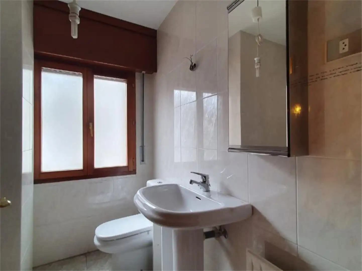 Bathroom of Study for sale in Bilbao   with Heating