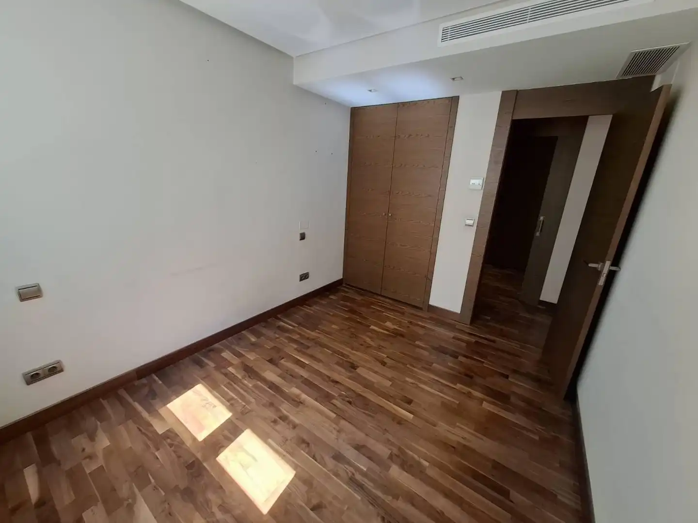 Àtic de lloguer en Alicante / Alacant amb Calefacció, Parquet i Terrassa