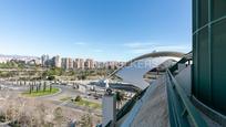 Vista exterior de Àtic en venda en  Valencia Capital amb Aire condicionat, Terrassa i Piscina