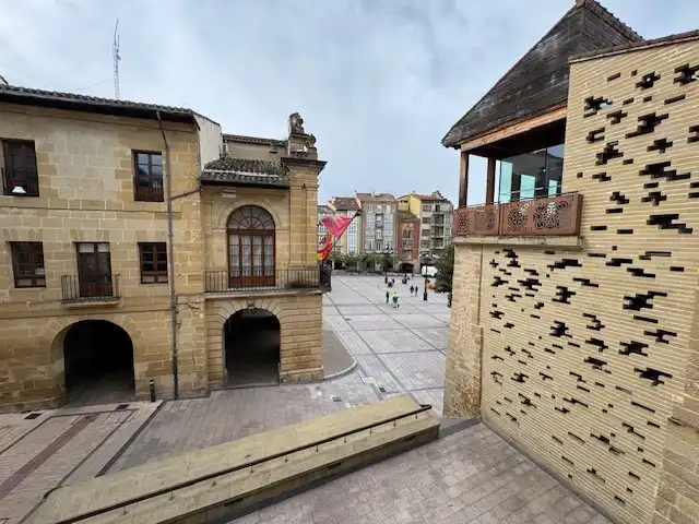 Vista exterior de Casa adosada en venta en Haro con Trastero