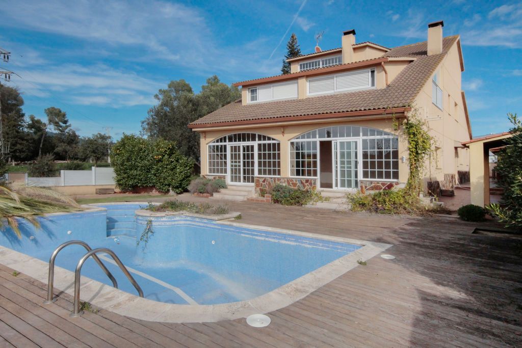 Casa o xalet en venda a C/ Tarragona, Palau-solità i Plegamans