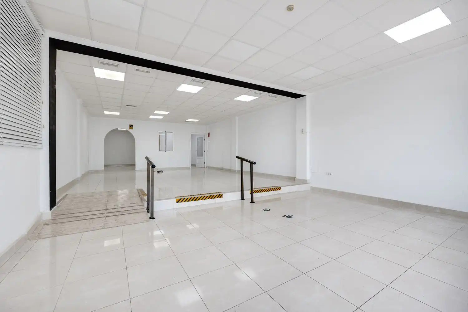 Commercial properties for sale in Torrevieja  with Air Conditioner