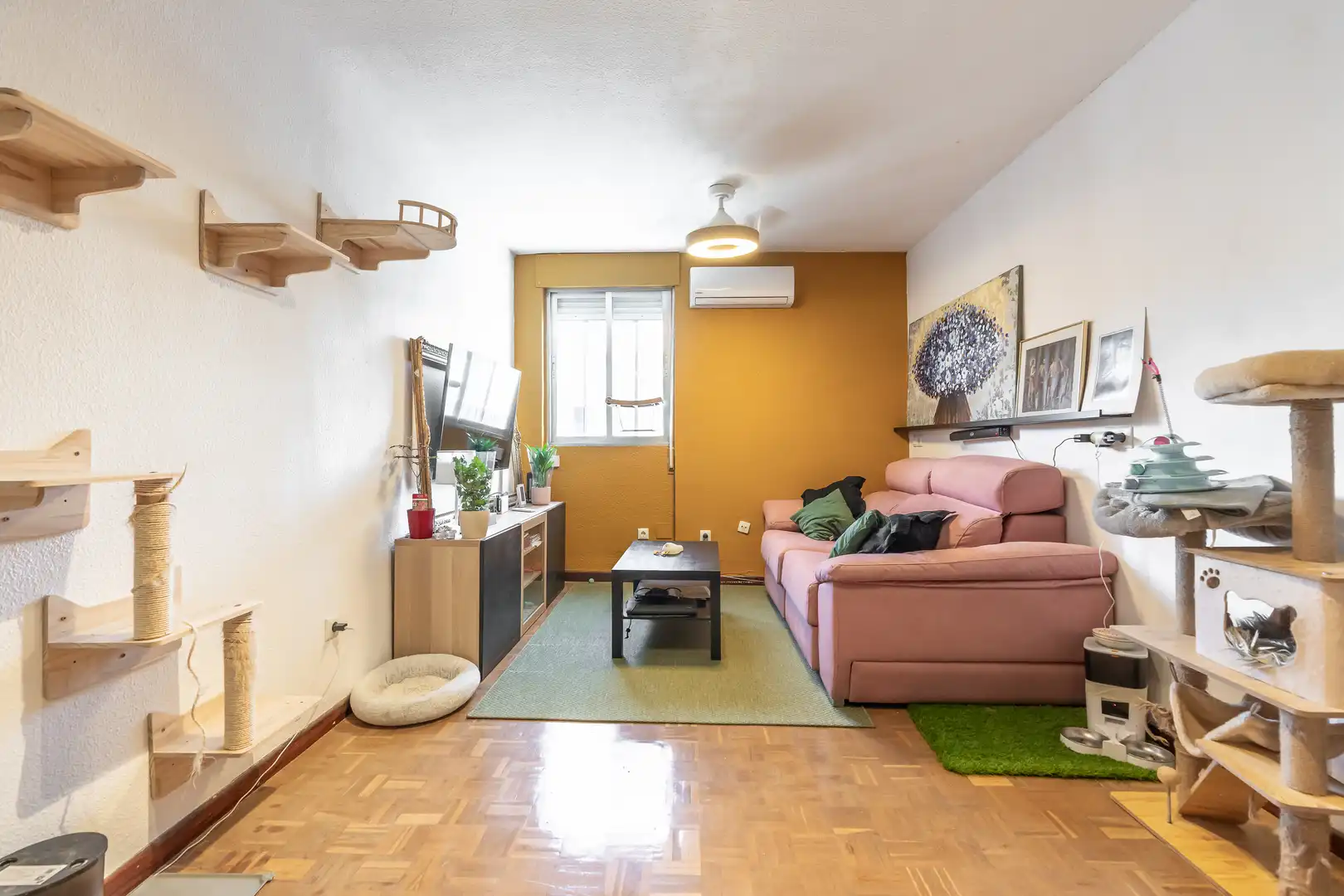 Living room of Flat for sale in Madrid  with Heating