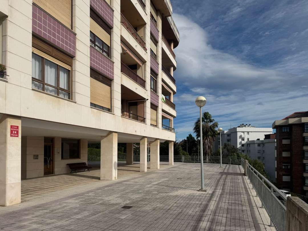 Vista exterior de Piso de alquiler en Santander con Calefacción, Terraza y Trastero