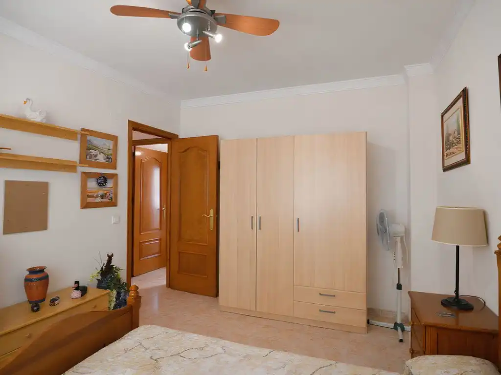 Dormitori de Pis en venda en Mijas amb Aire condicionat, Terrassa i Moblat