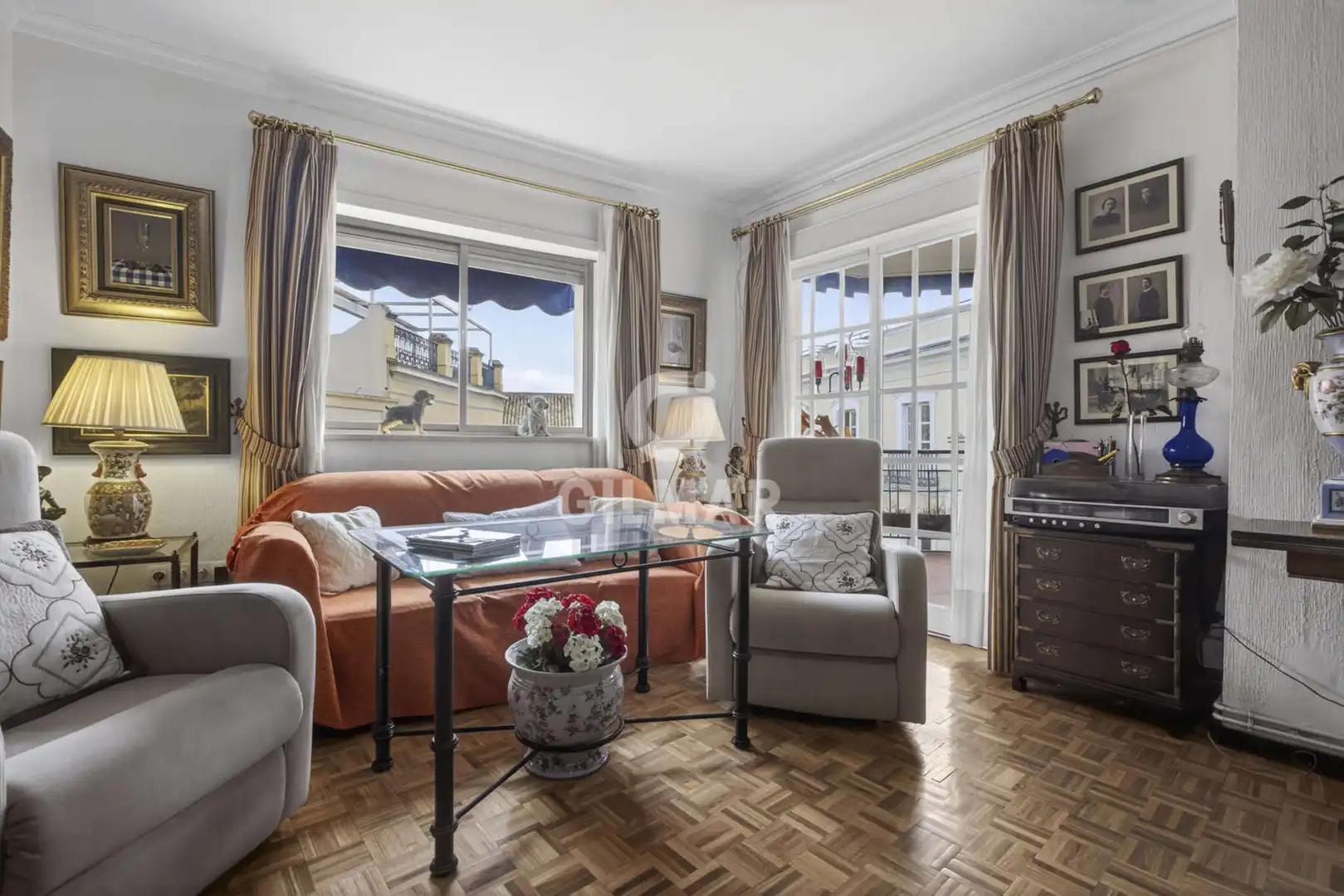 Sala de estar de Piso en venta en Sevilla con Calefacción y Balcón