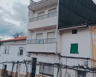 Vista exterior de Edifici en venda en Jerte