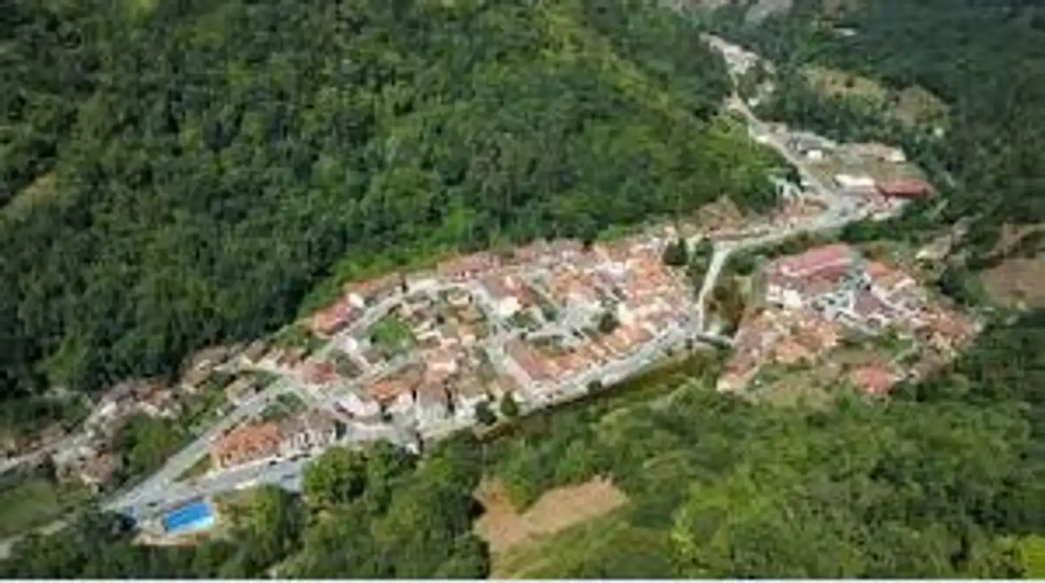 Vista exterior de Piso en venta en Belmonte de Miranda con Calefacción, Terraza y Piscina