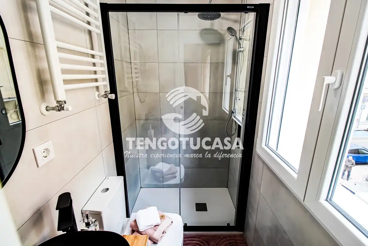 Bathroom of Flat for rent in Madrid  with Air Conditioner, Heating and Furnished